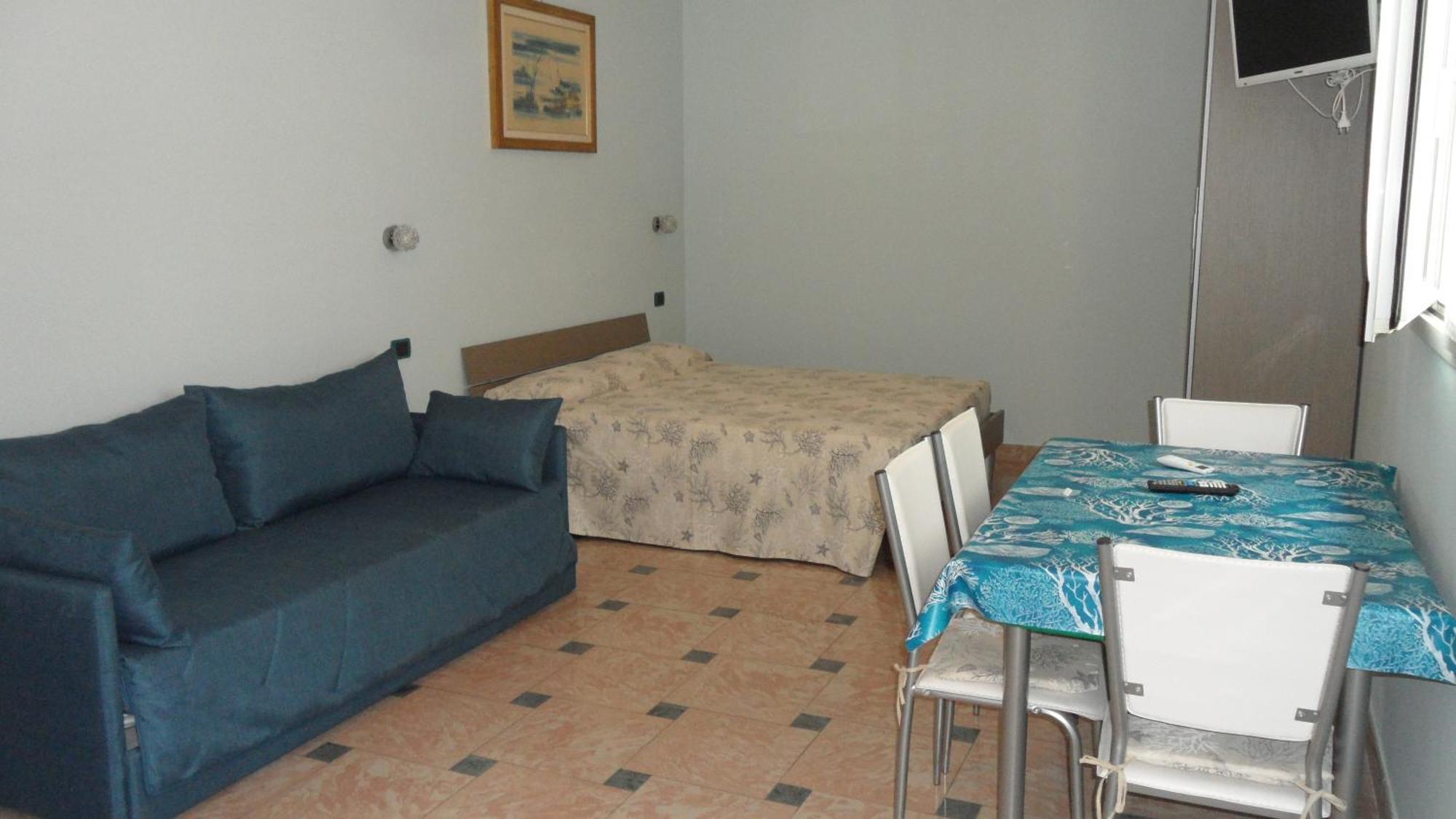 Cinzia 3*